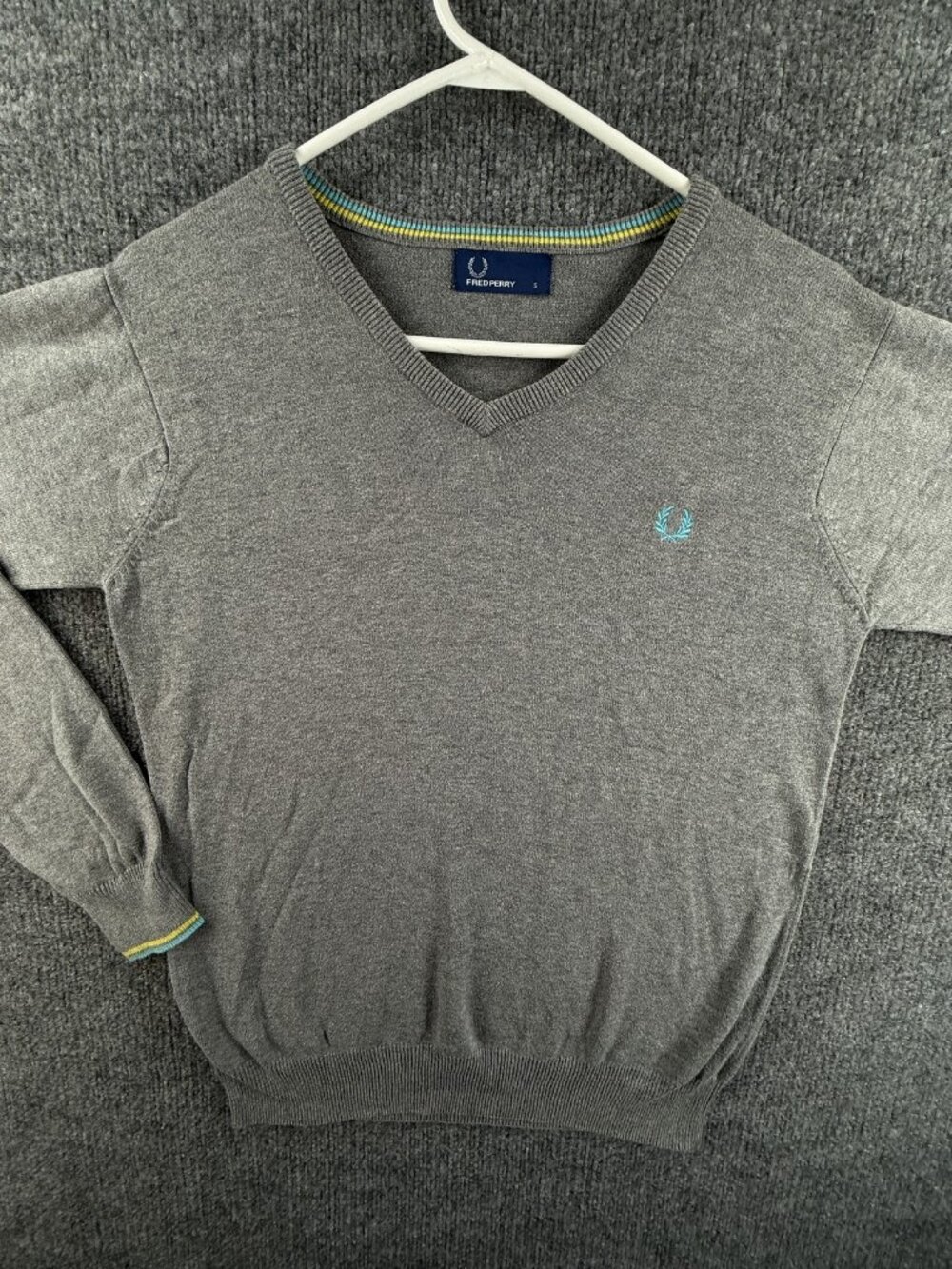 Fred Perry Pullover V-Neck Gray Women All Cotton Logo Sweater Long Sleeve Small